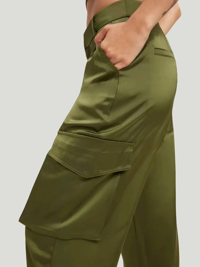 GOOD AMERICAN Washed Satin Cargo Pants - 10, 12, 2, 4, 6, 8, A/W'23, BIPOC Brand, Bottoms, Eco-Conscious Brand, Green, New Arrivals, Pants, P - Luxury Women's Fashion at Queen Anna House of Fashion