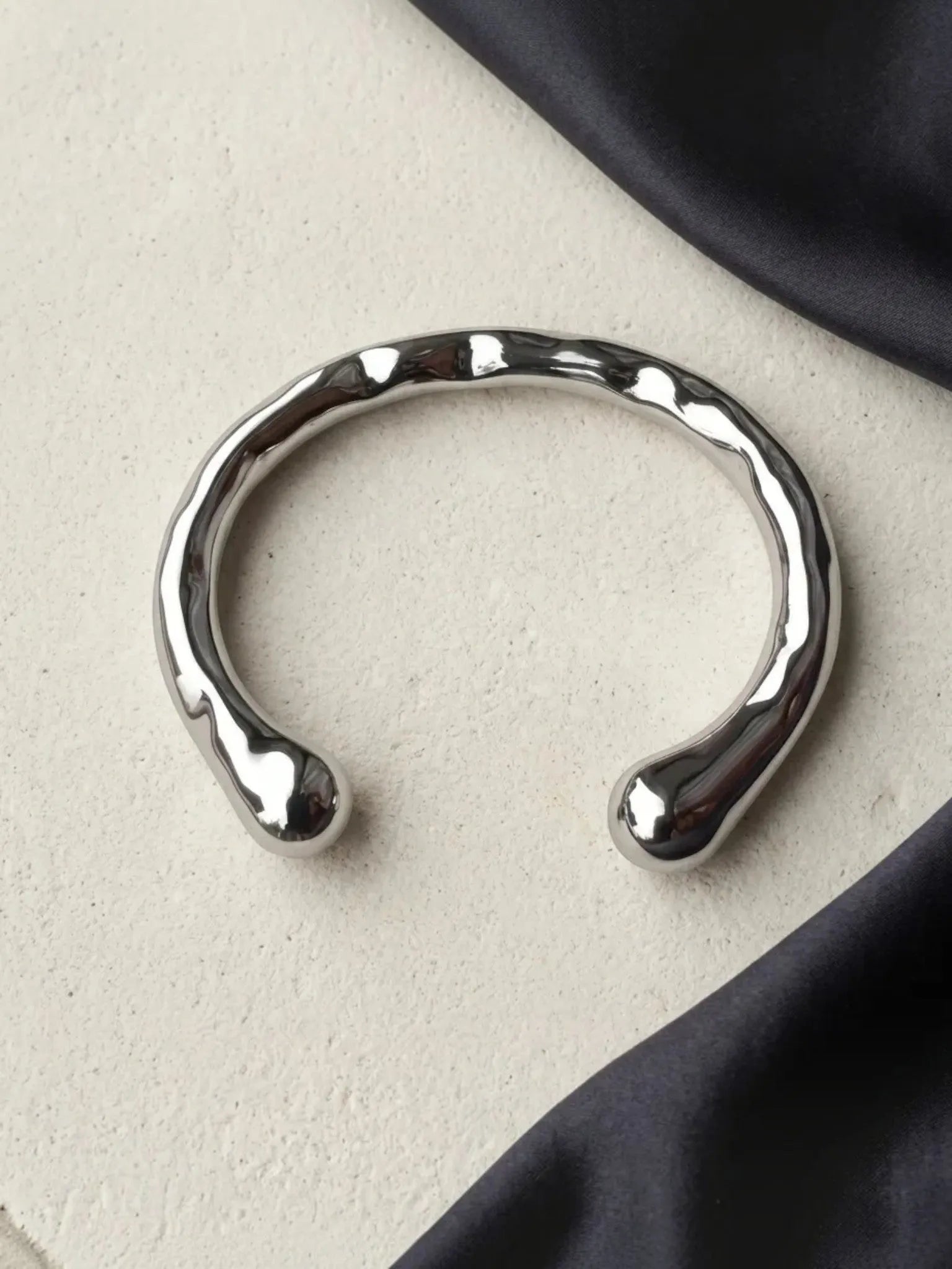 Knature the Label Knature The Label Bone Cuff Bracelet in Gold - Jewelry | Queen Anna House of Fashion Women's Luxury Fashion