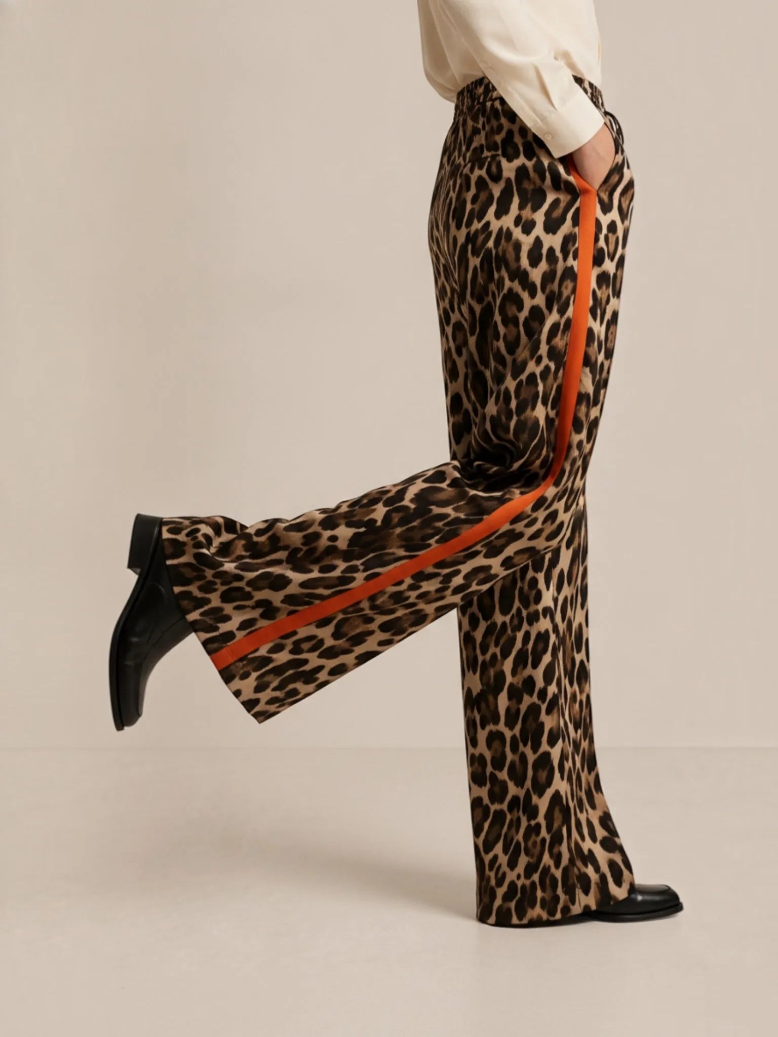Q2 Q2 Leopard Straight Pants in S - Bottom | Queen Anna House of Fashion Women's Luxury Fashion