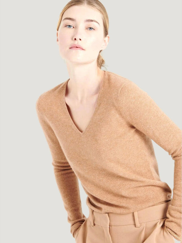 STUDIO-CASHMERE8-LILLY-2-Pull-col-V-en-cachemire-camel-top-Queen-Anna-House-of-Fashion