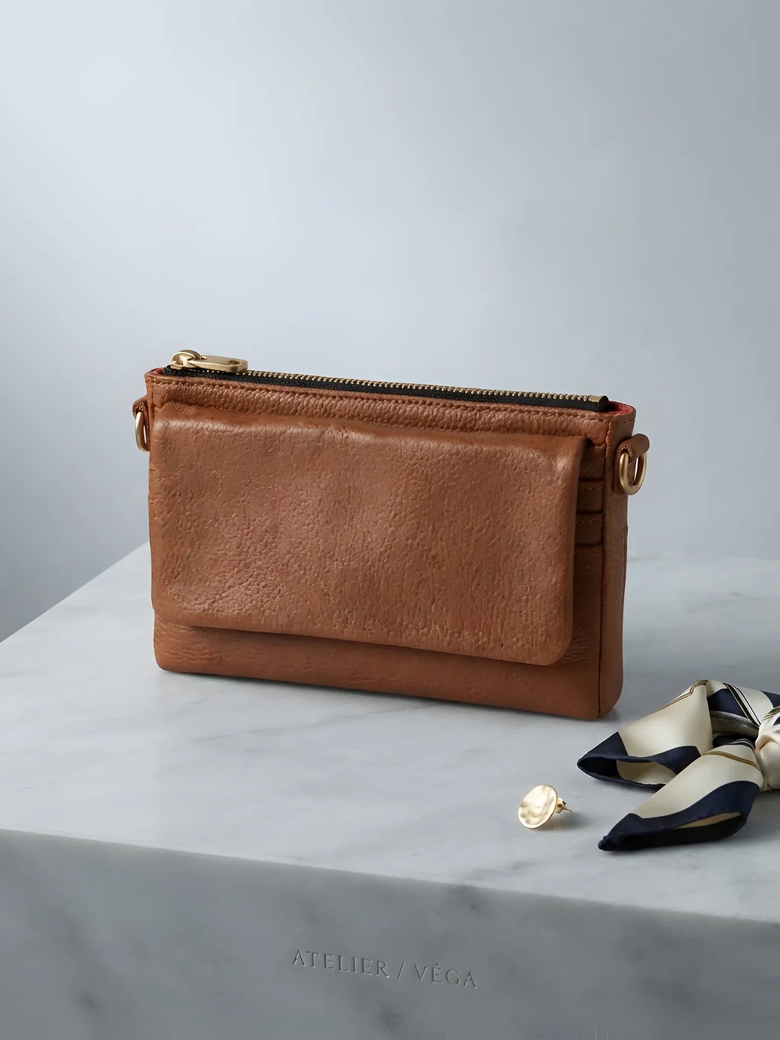 TAH Bags TAH Bags Work Traveler Wallet in Black - Accessories | Queen Anna House of Fashion Women's Luxury Fashion