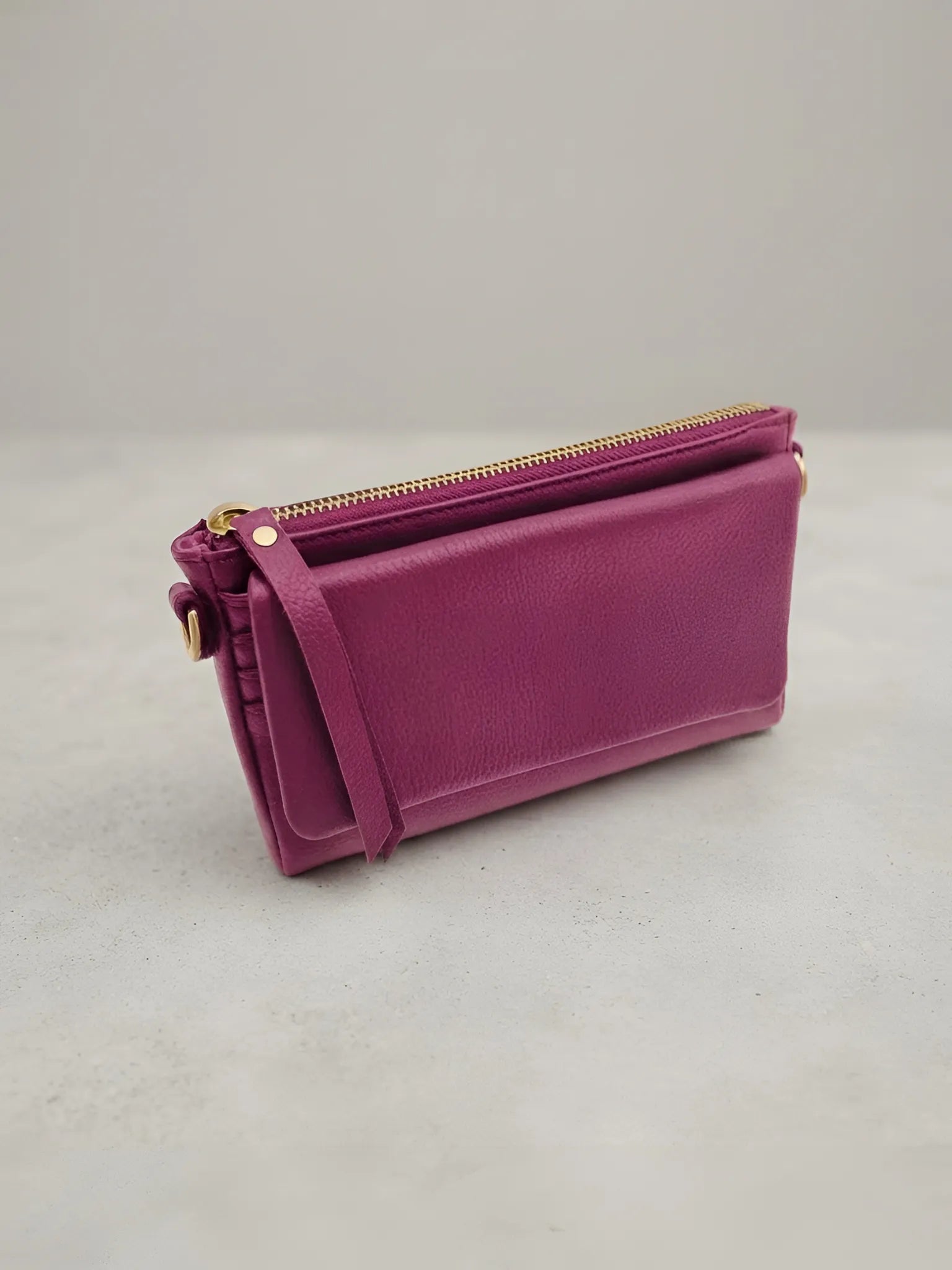 TAH Bags TAH Bags Work Traveler Wallet in Black - Accessories | Queen Anna House of Fashion Women's Luxury Fashion