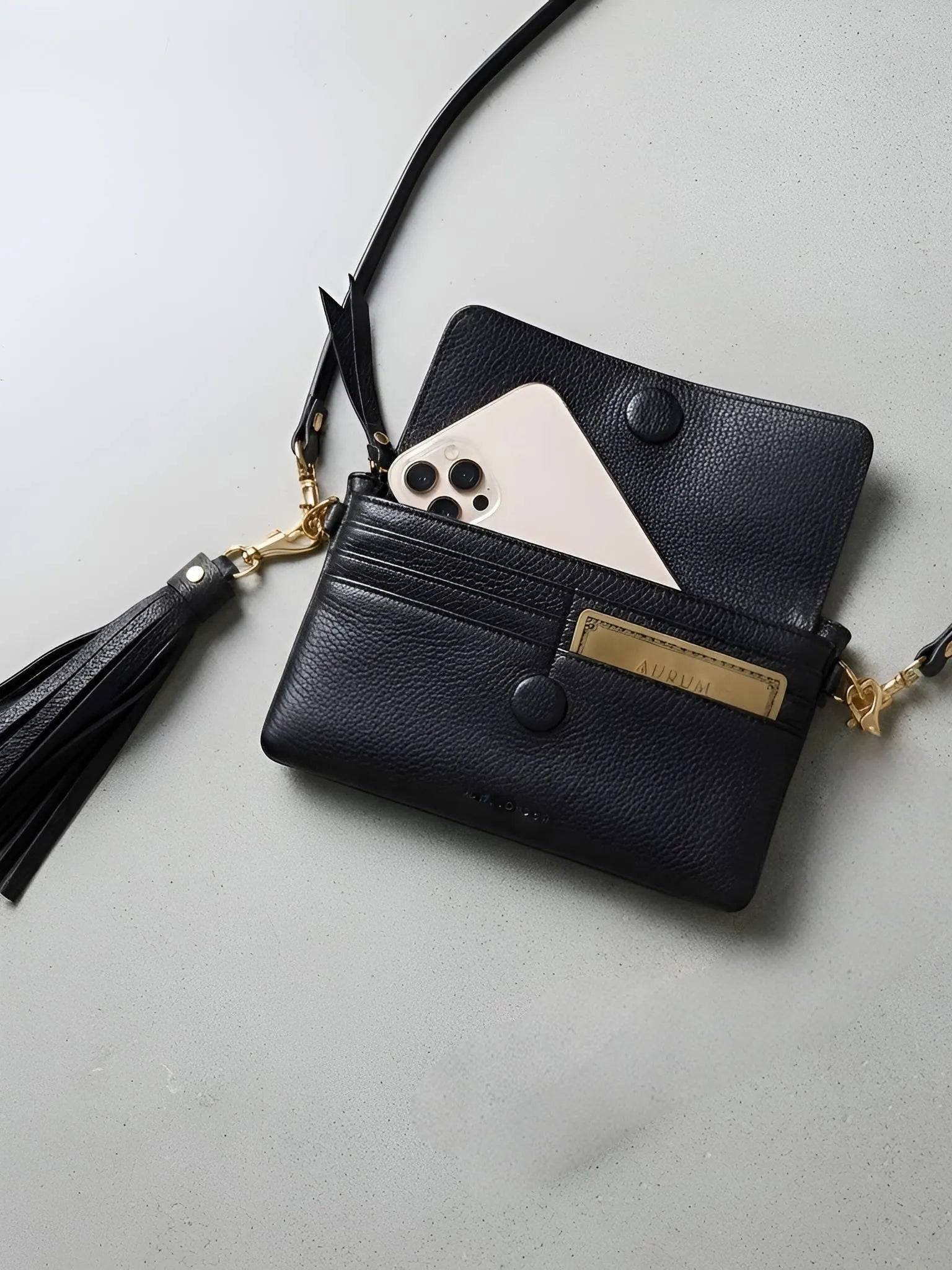 TAH Bags TAH Bags Work Traveler Wallet in Black - Accessories | Queen Anna House of Fashion Women's Luxury Fashion