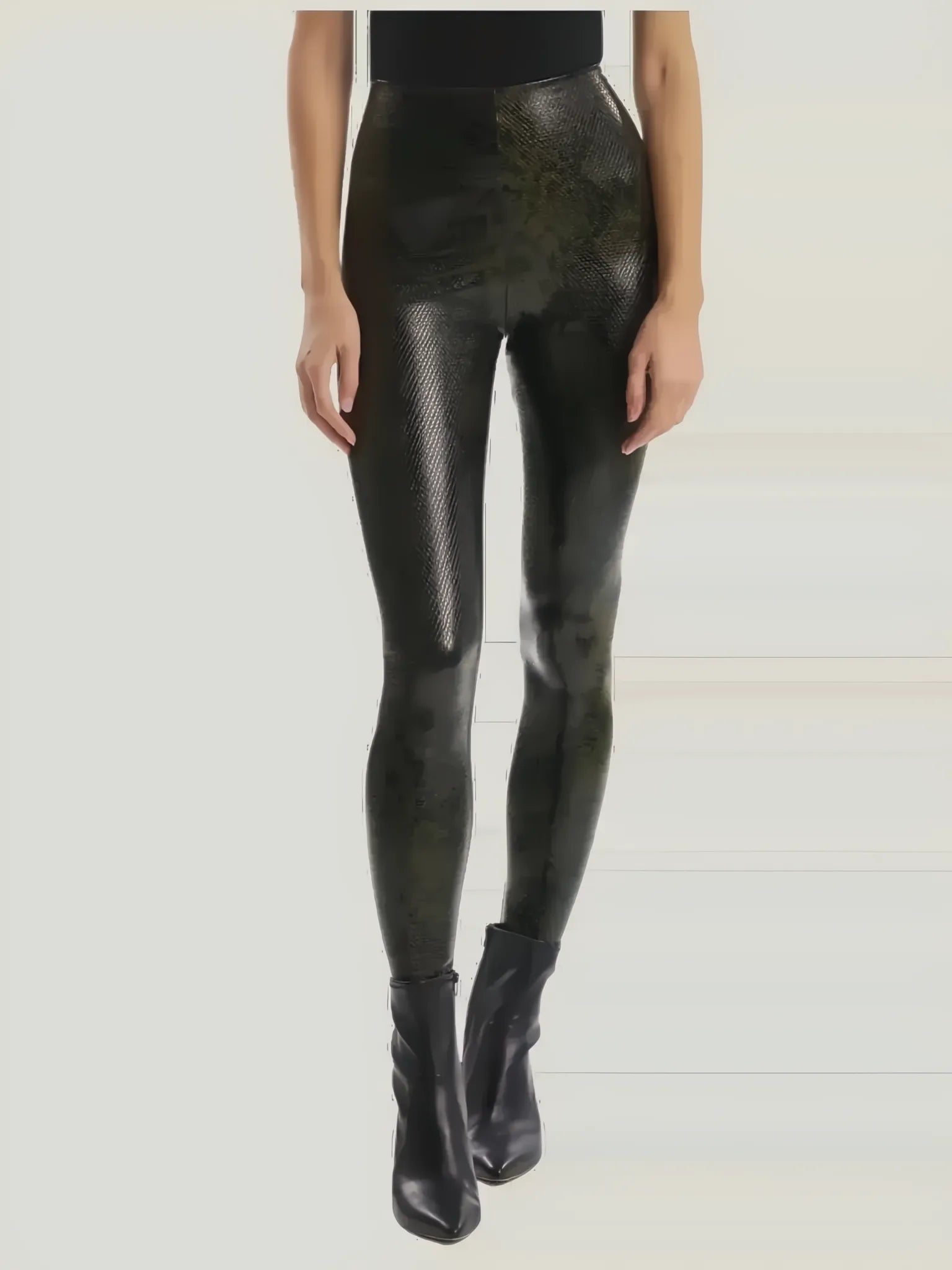 Commando COMMANDO Faux Leather Leggings in XL - Bottom | Queen Anna House of Fashion Women's Luxury Fashion