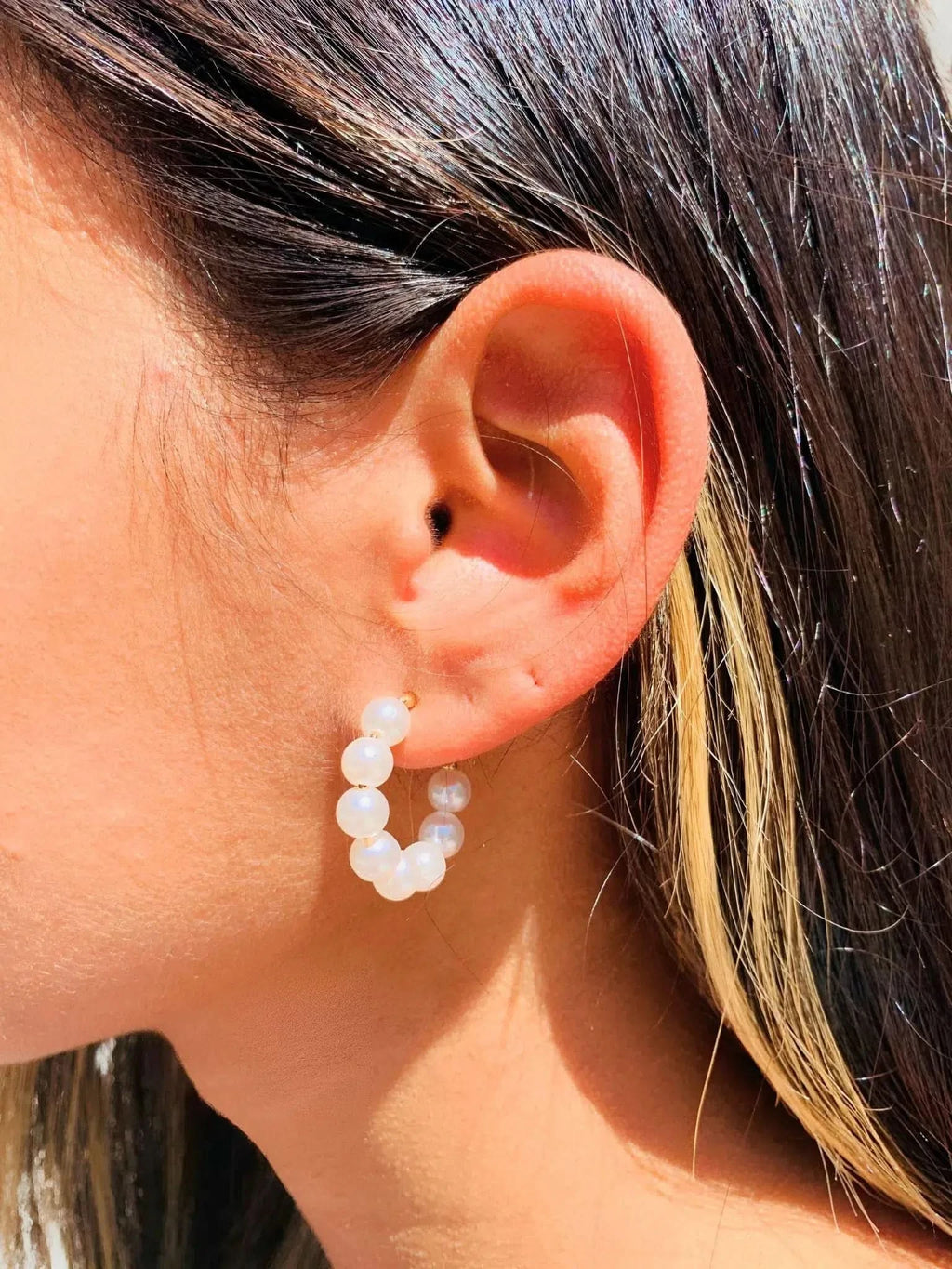 Mali Beads Mali Beads Chunky Pearl Hoops in - Jewelry | Queen Anna House of Fashion Women's Luxury Fashion