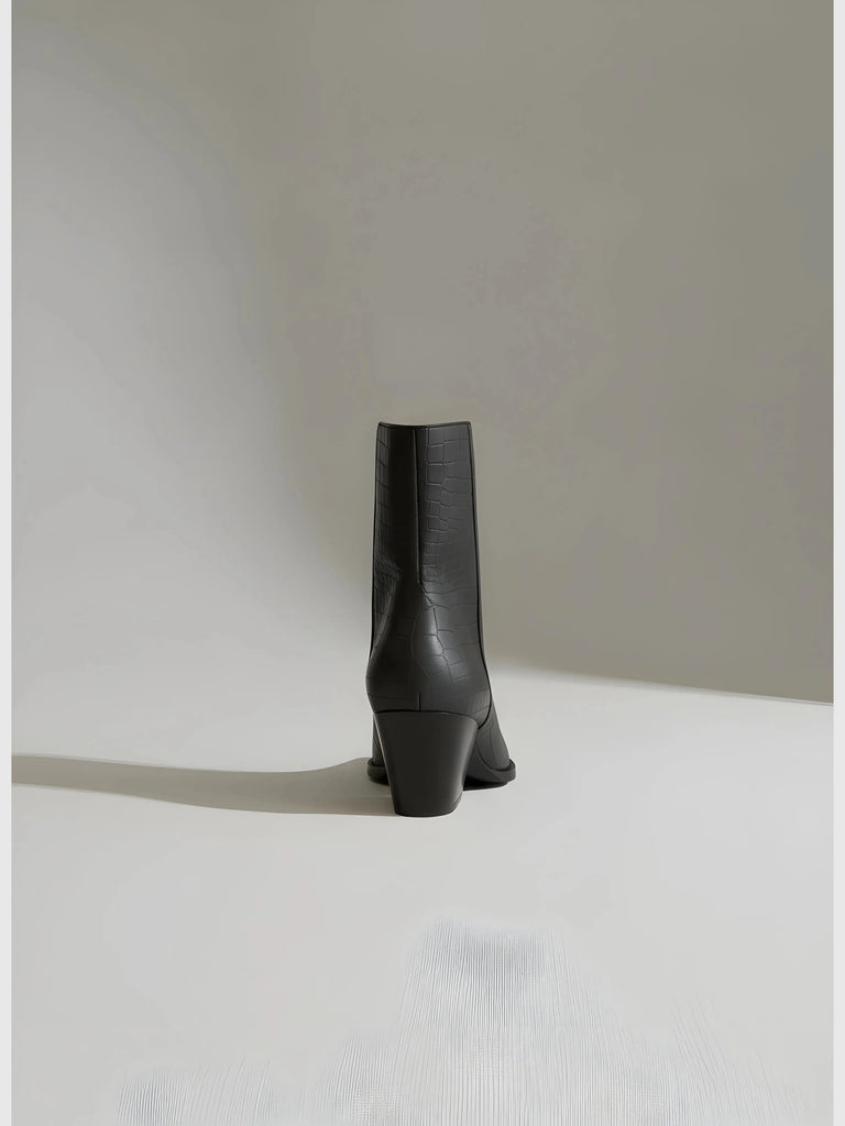 OASIS SOCIETY OASIS SOCIETY The Miley Alligator Print Pointed Toe Bootie in 6 - Shoes | Queen Anna House of Fashion Women's Luxury Fashion