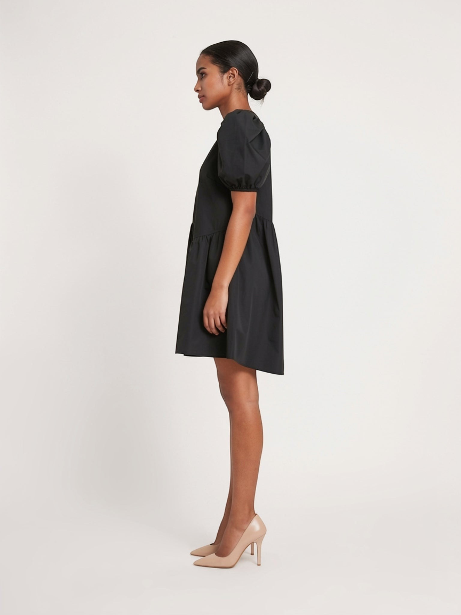 Aaron & Amber Aaron & Amber Voluminous Dress in Black - Dress | Queen Anna House of Fashion Women's Luxury Fashion