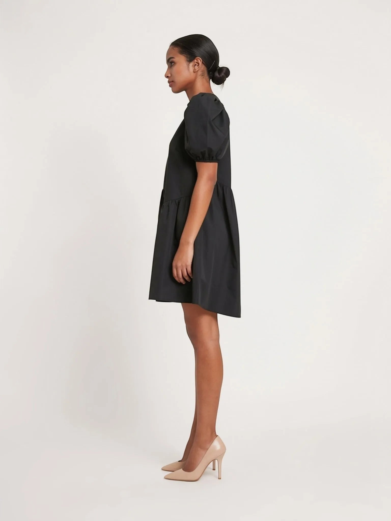 Aaron & Amber Aaron & Amber Voluminous Dress in Black - Dress | Queen Anna House of Fashion Women's Luxury Fashion