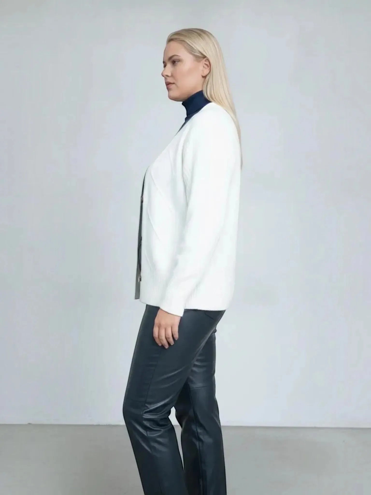 Universal Standard Universal Standard Cable Knit Cardigan in 10-12 (XS) - Top | Queen Anna House of Fashion Women's Luxury Fashion