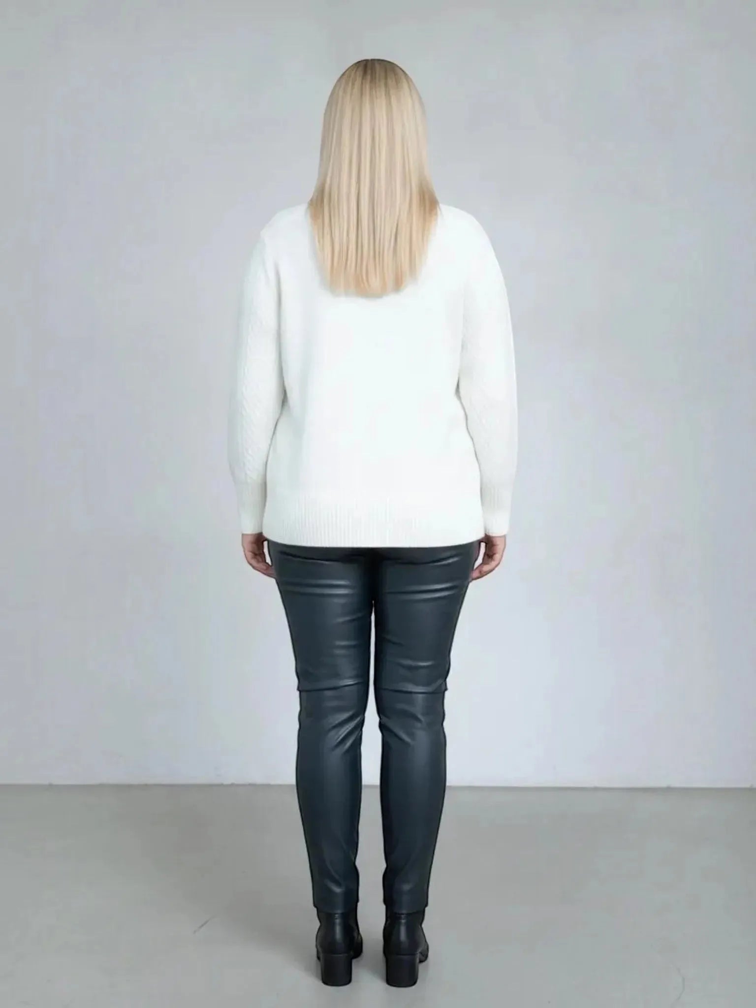 Universal Standard Universal Standard Cable Knit Cardigan in 10-12 (XS) - Top | Queen Anna House of Fashion Women's Luxury Fashion