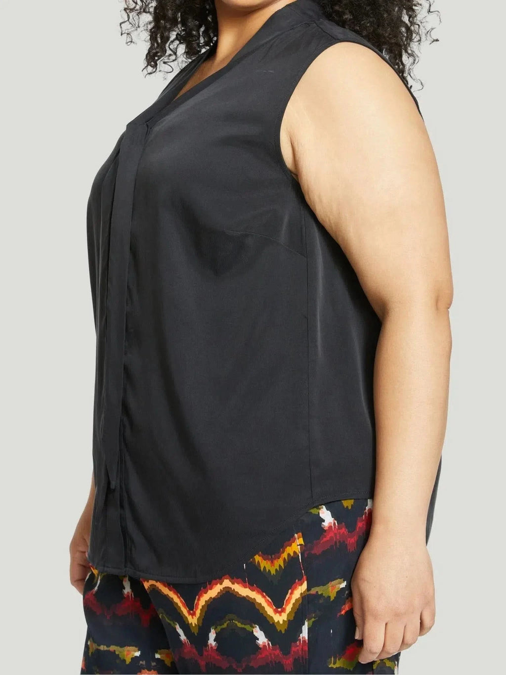 Universal Standard Universal Standard Brava Cupro Blouse in 2-4 (3XS) - Top | Queen Anna House of Fashion Women's Luxury Fashion