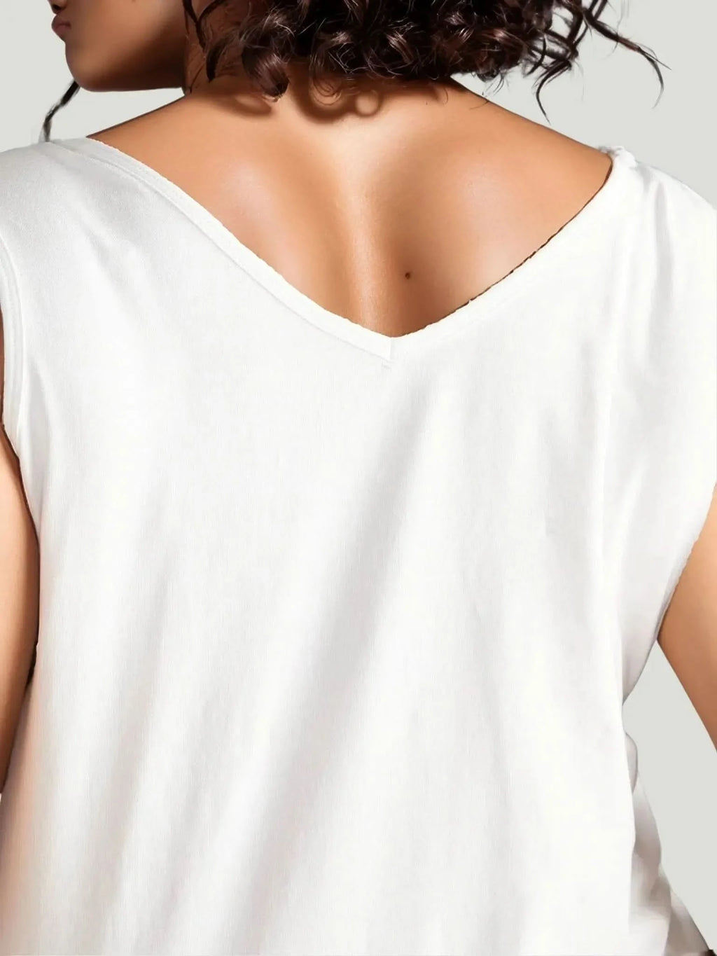 Universal Standard Universal Standard Double V Tank in 6-8 (2XS) - Top | Queen Anna House of Fashion Women's Luxury Fashion