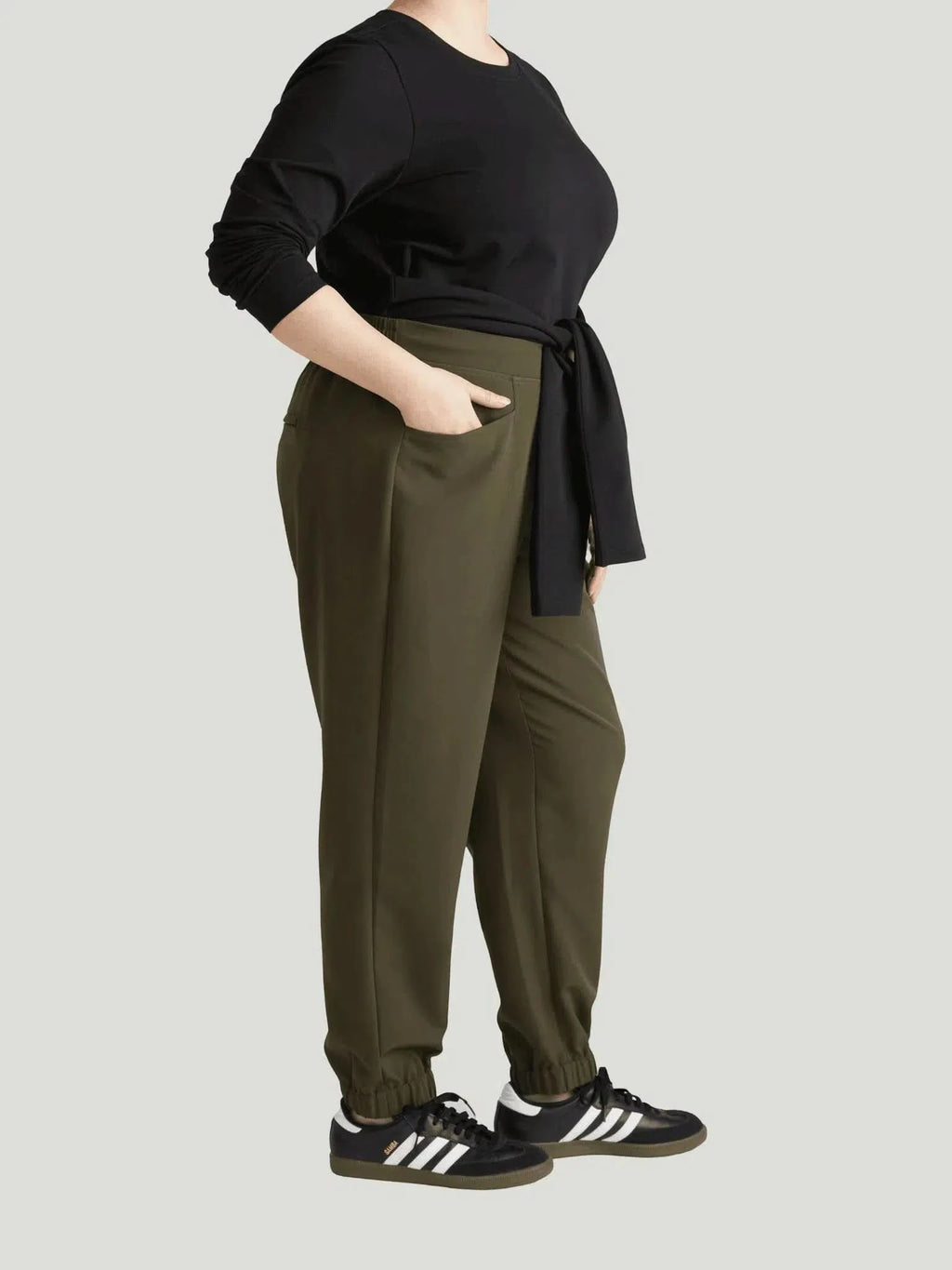 Universal Standard Universal Standard Go-Stretch Jogger in 2-4 (3XS) - Bottom | Queen Anna House of Fashion Women's Luxury Fashion