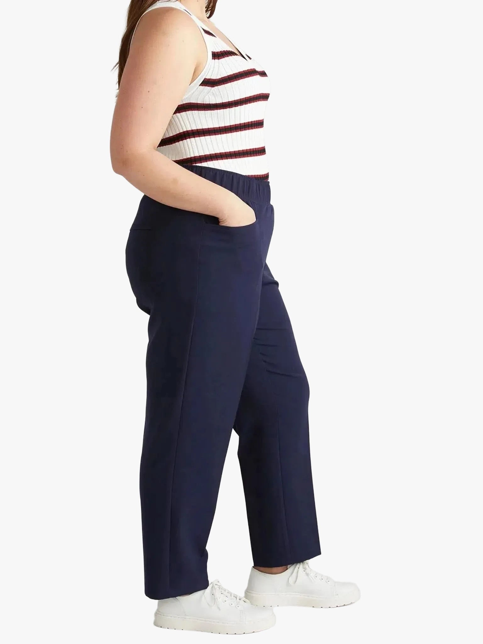 Universal Standard Universal Standard Go-Stretch Pant in 6-8 (2XS) - Bottom | Queen Anna House of Fashion Women's Luxury Fashion