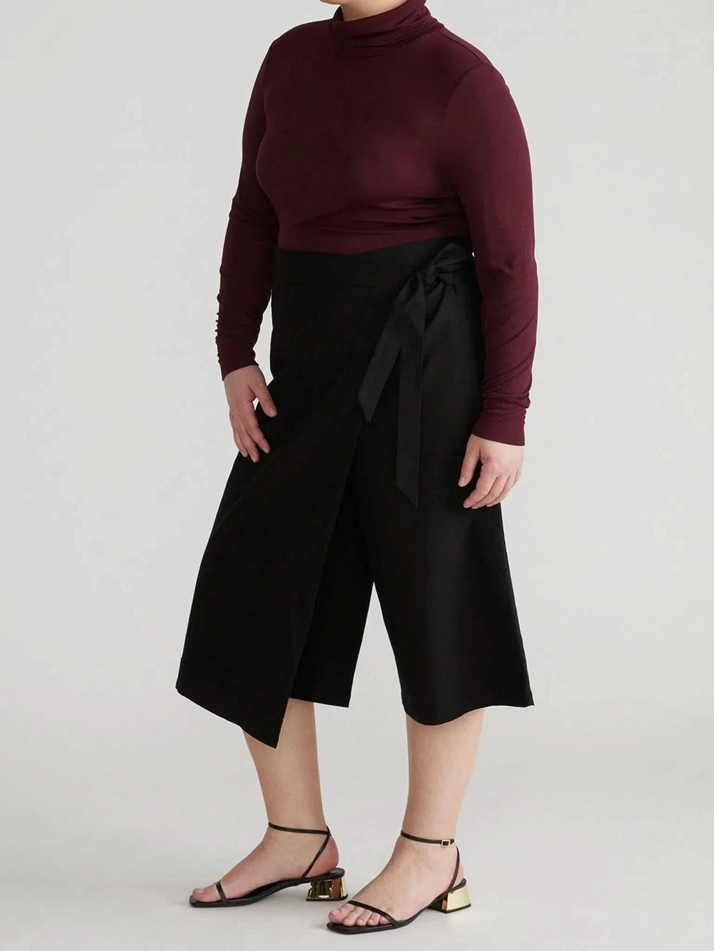 Universal Standard Universal Standard Villa Linen Wrap Culottes in 14 - Bottom | Queen Anna House of Fashion Women's Luxury Fashion