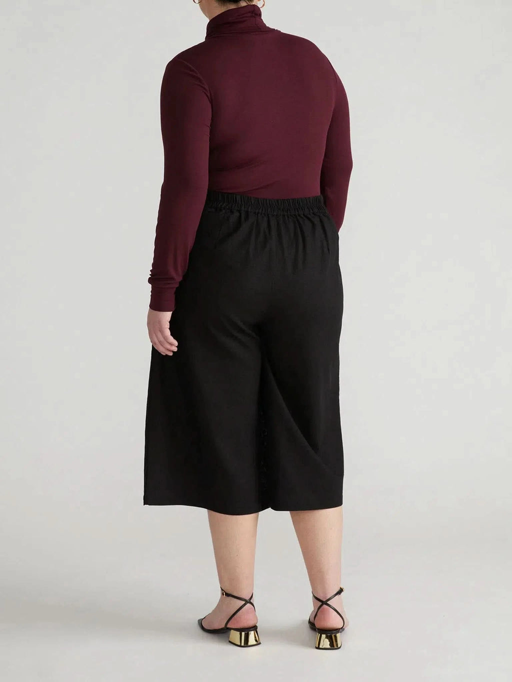 Universal Standard Universal Standard Villa Linen Wrap Culottes in 14 - Bottom | Queen Anna House of Fashion Women's Luxury Fashion