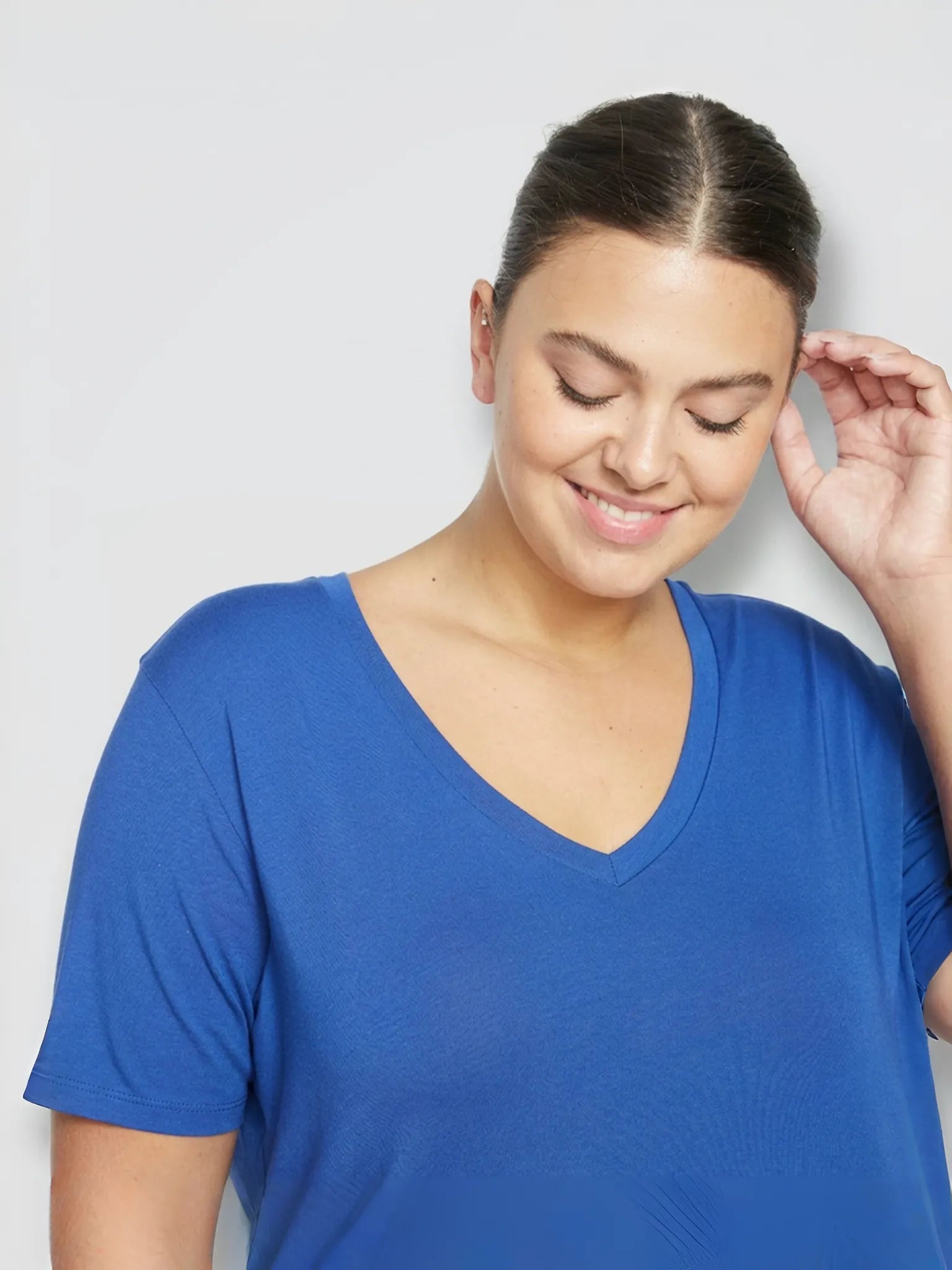 Universal Standard Short Sleeve V Neck Tee